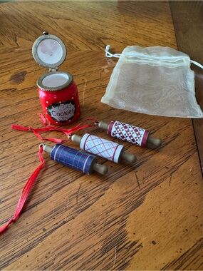 Christmas decor for trinket shell